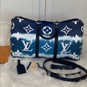 ✈️Bandouliere 🎊🌟. Giant Escale. Louis Vuitton💟